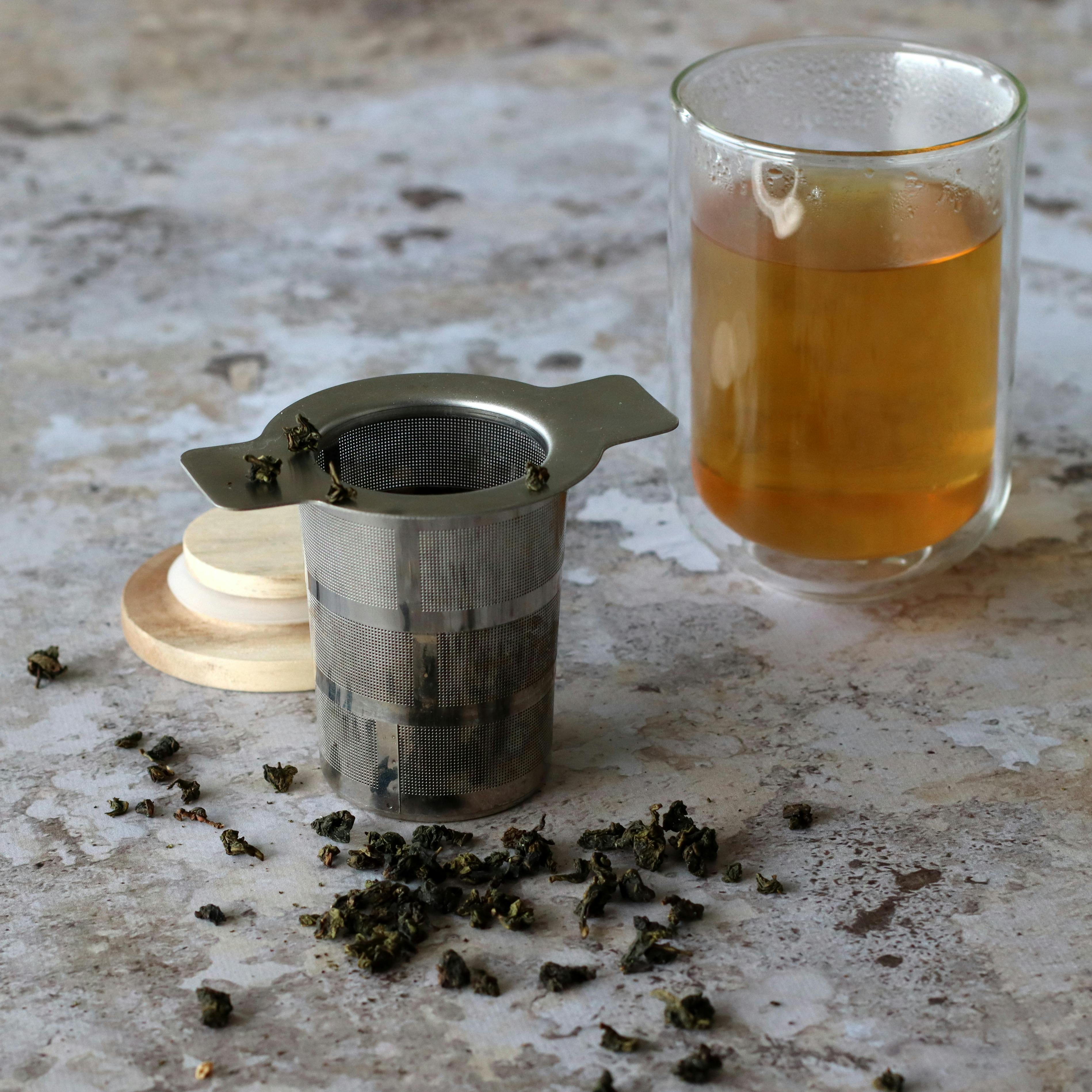 Infuseur à thé en inox avec support silicone GASPARD