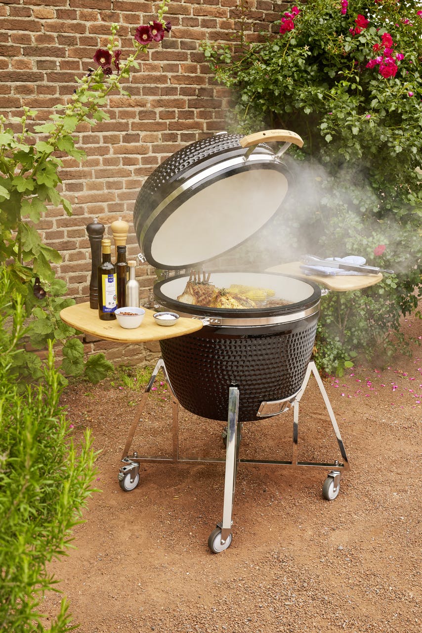 Tarrington House Barbecue a carbone con griglia girevole, acciaio, griglia in acciaio cromato, Ø 66 cm, con treppiede, altezza regolabile: 20-80 cm, per uso domestico all’aperto, nero