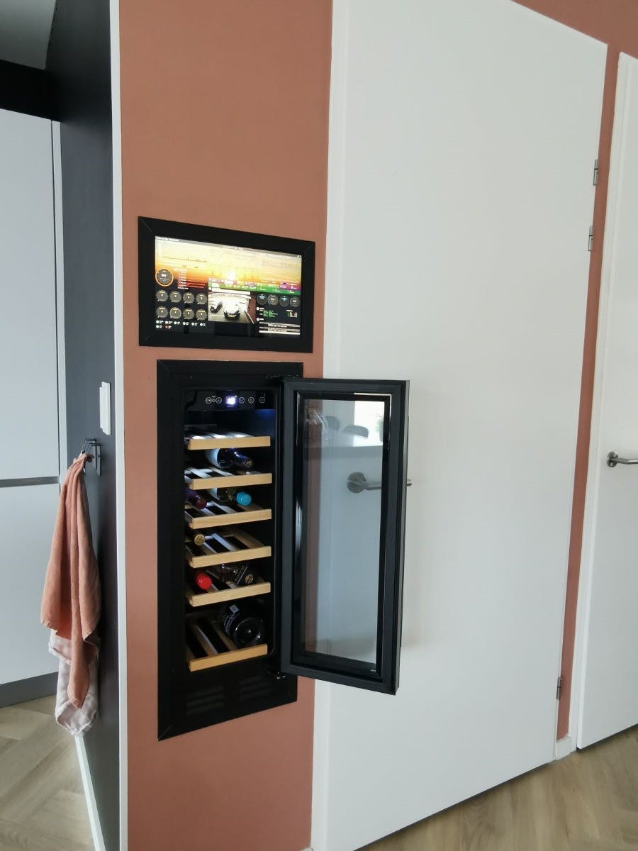 markt dinsdag beweging Vinata Premium Wijnklimaatkast Vrijstaand en Onderbouw koelkast - Zwart -  Wijnkoelkast 18 flessen - 82 x 29.5 x 57.5 cm - Wijnkast glazen deur |  MAKRO Webshop