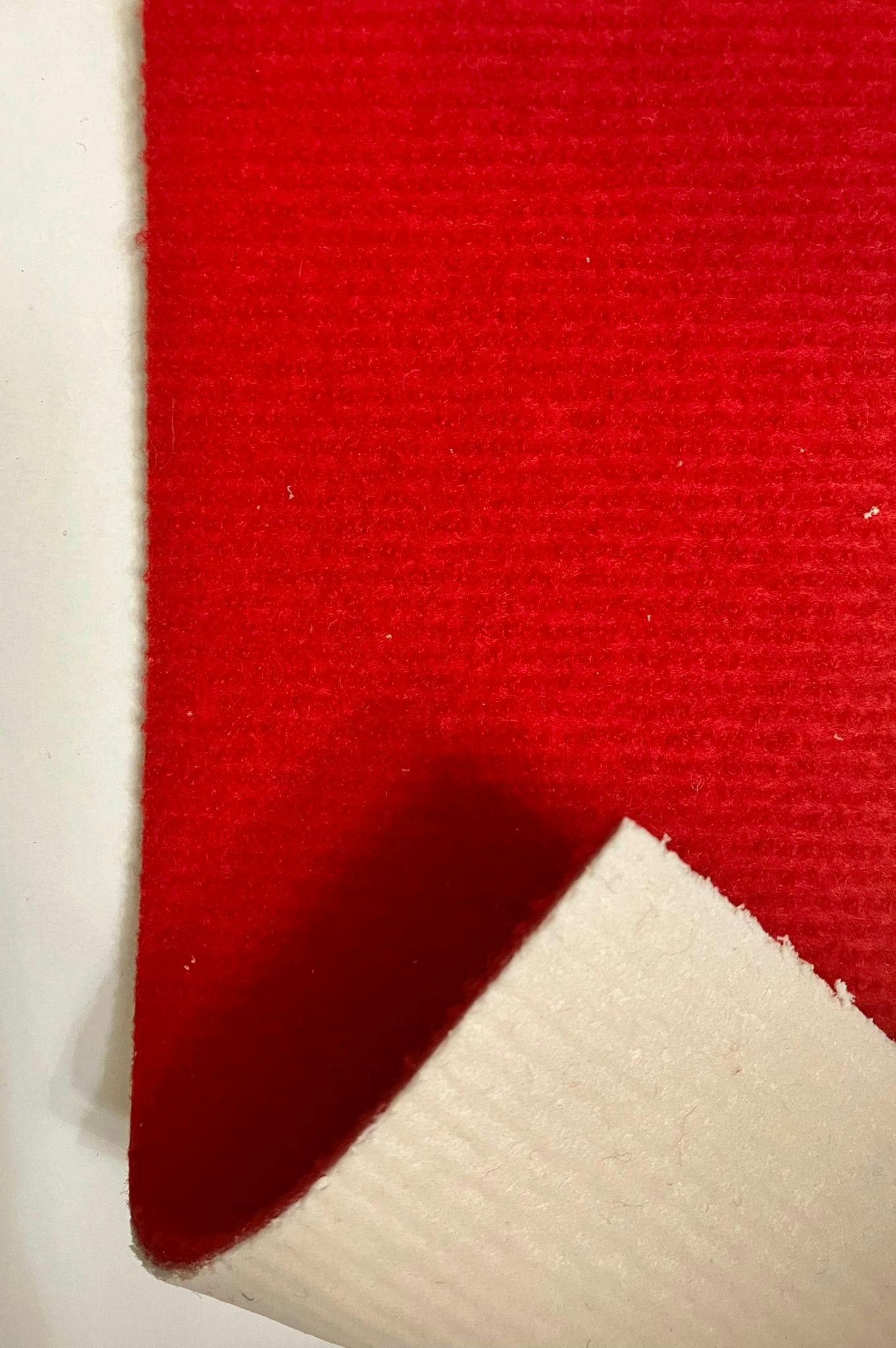 Moqueta Acanalada Roja Ancho 2 mts. Por metros lineales. Makro