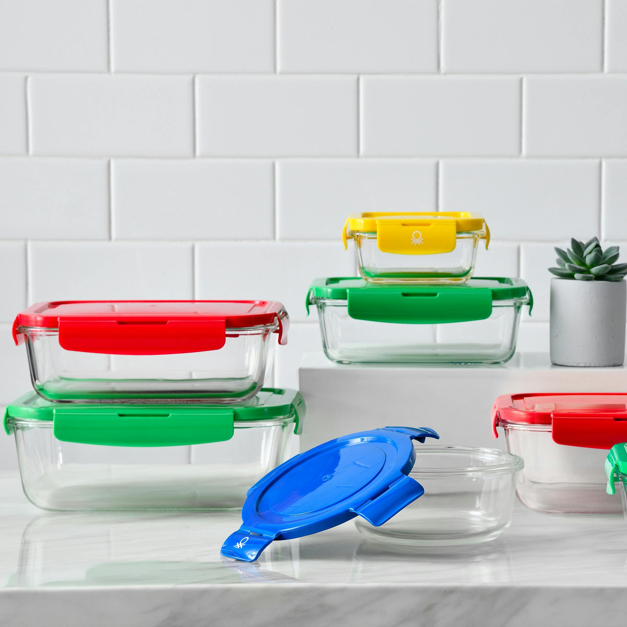 Tupper Cristal Benneton Set 3 Piezas Hermético Rectangular (330ml Tapa  Verde + 570ml Tapa Rojo + 1180ml Tapa Azul) Borosilicato Rainbow con  Ofertas en Carrefour