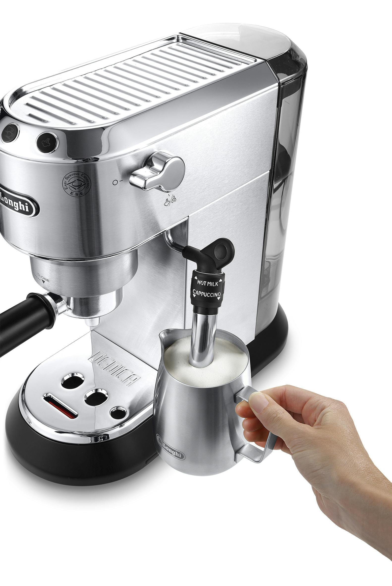 Comprar Cafetera espresso manual de bomba De´Longhi Dedica EC685.M con  sistema cappuccino · Hipercor