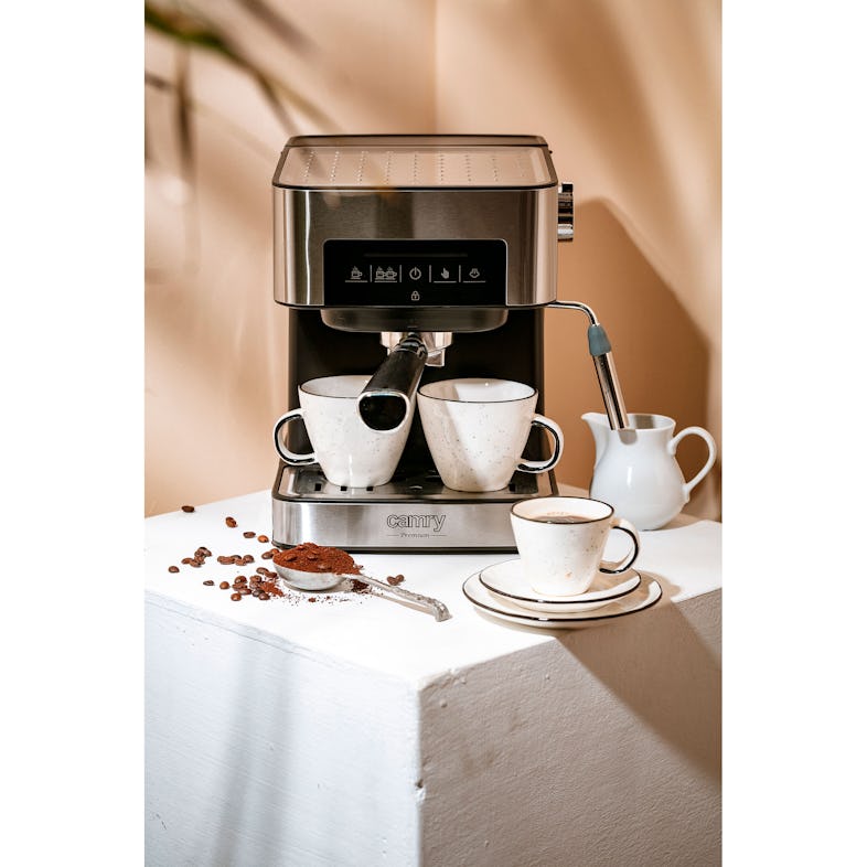 Camry CR 4410 Macchina per Caffè Espresso Automatica 15 bar, 1,6 L,  Montalatte, Scaldatazze, 1000W, Nero/Argento