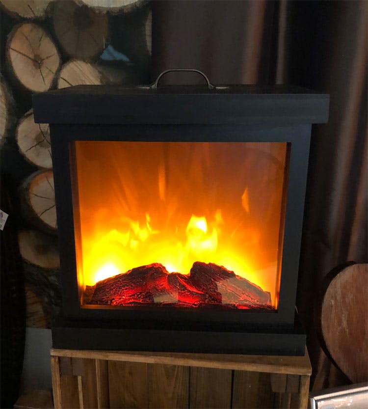 LED-Holzkamin schwarz mit Kamineffekt | METRO Marktplatz